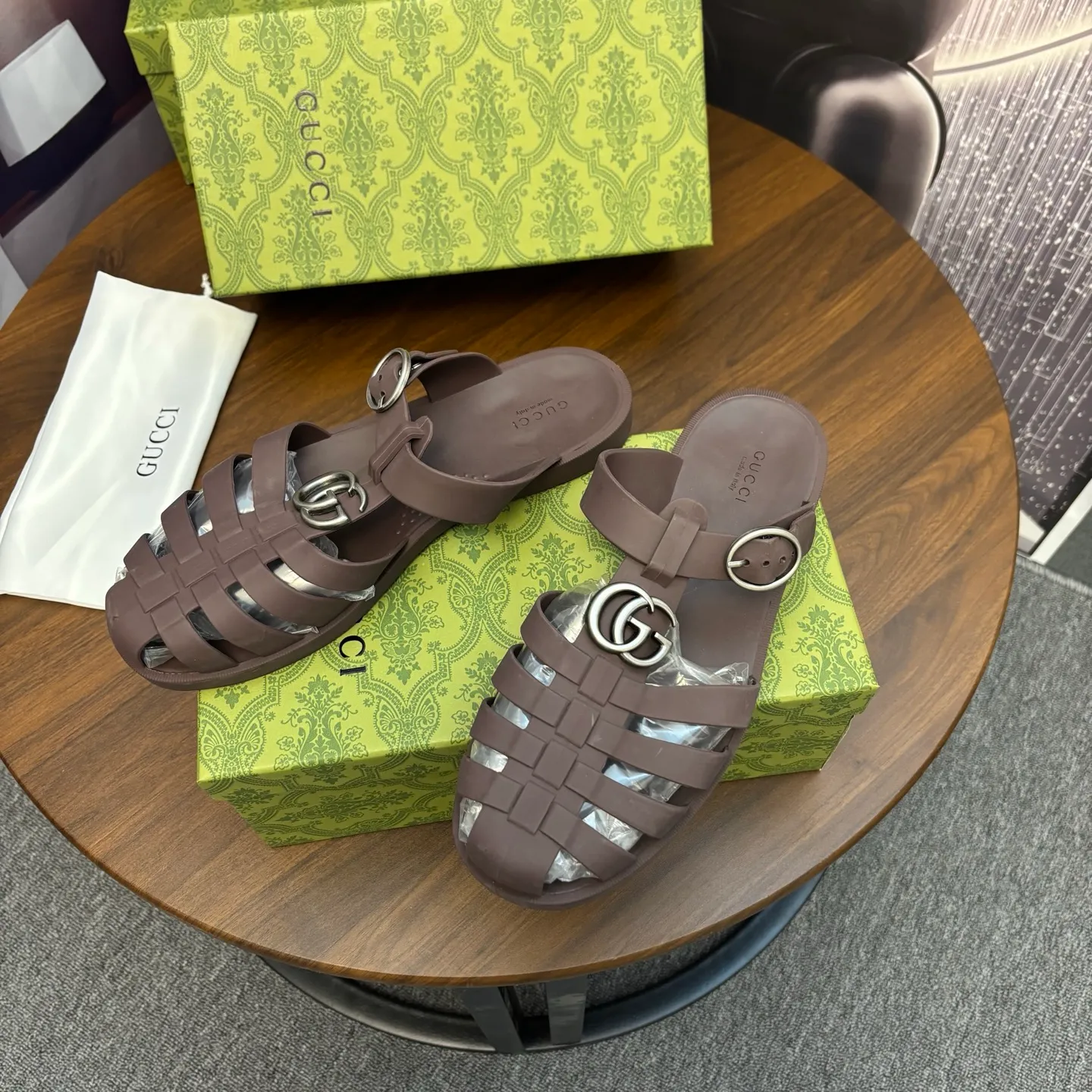 Men's shoes 260💰 [Gucci] Counter quality, top-quality original goods, real photos! Original TPU material, fine workmanship, comfortable; genuine 1:1 replica Size: 38 ~ 46